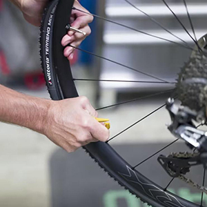 Maintenance for carbon Bike Tire 
